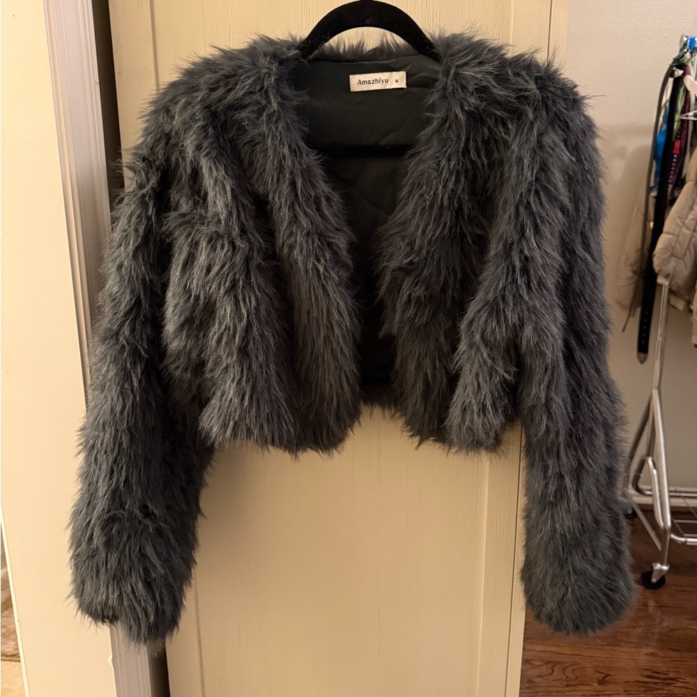 Gray faux fur jacked cropped